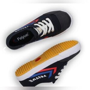 NIB FEIYUE - Boys FeLo Black Red Blue Stripe Canvas Sneakers - Size 6